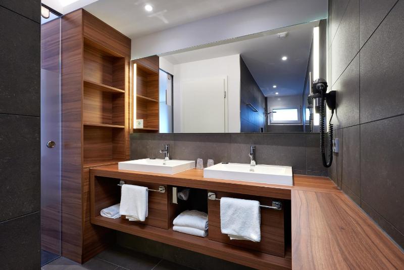 One-Bedroom Apartment with Balcony image 3