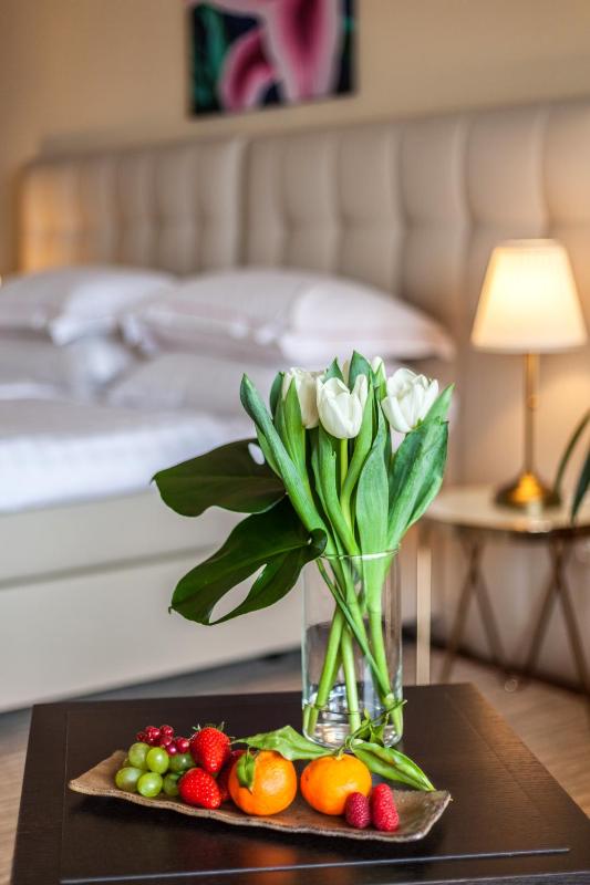 Double Room with Balcony image 2