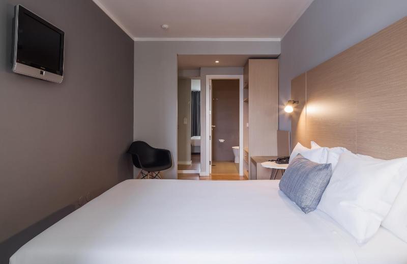 Connecting Rooms image 3