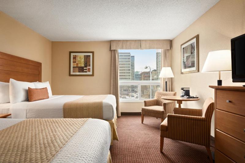 Days Inn by Wyndham Edmonton Downtown - image 13