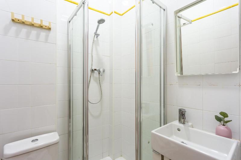 Apartamentos Diaber Gerona 22 - image 2