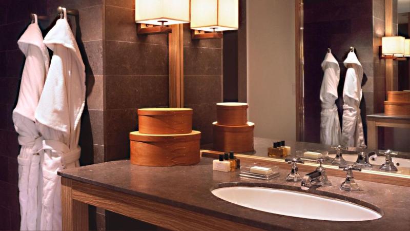 Junior Suite with City View image 2