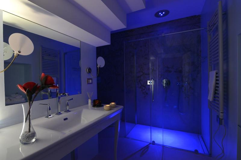 Suite with Balcony image 2