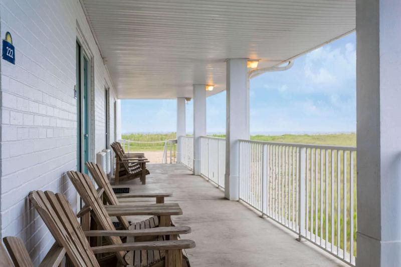 Days Inn by Wyndham Kill Devil Hills Oceanfront - Wilbur - image 34