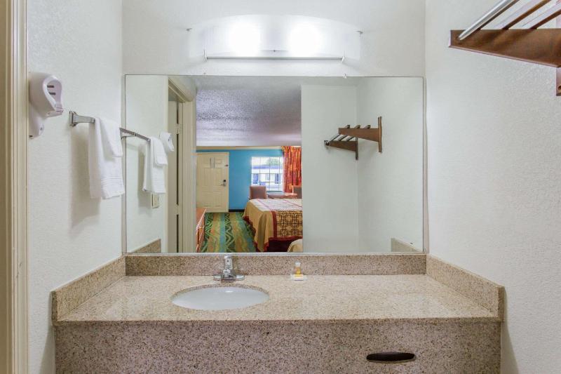 Days Inn by Wyndham Virginia Beach Town Center - image 14