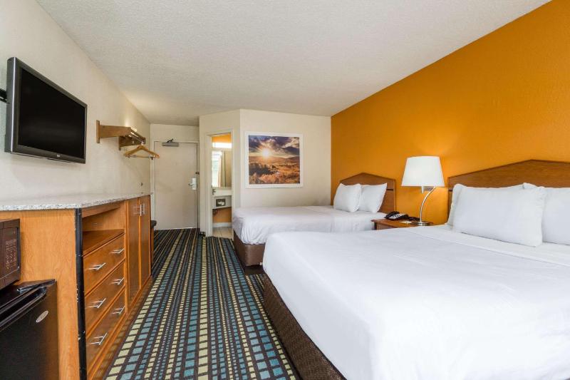 Double Room with Two Double Beds - Non-Smoking image 2