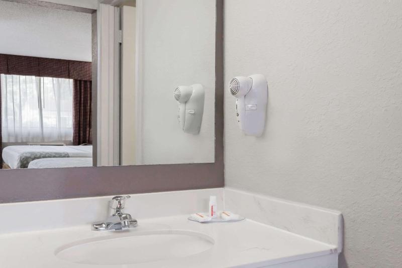 Days Inn by Wyndham St Augustine/Historic Downtown - image 27