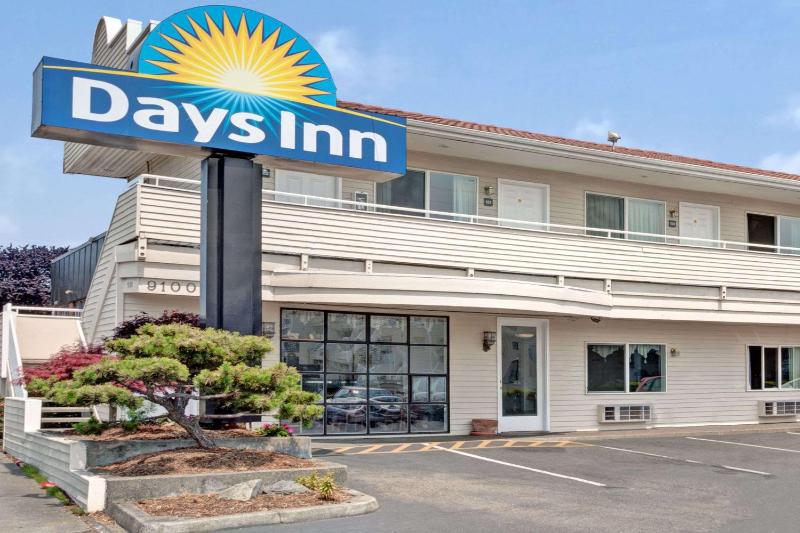 Days Inn by Wyndham Seattle North of Downtown - image 7