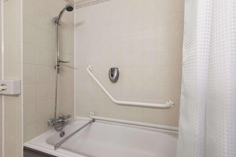 Twin Room - Disability Access image 2