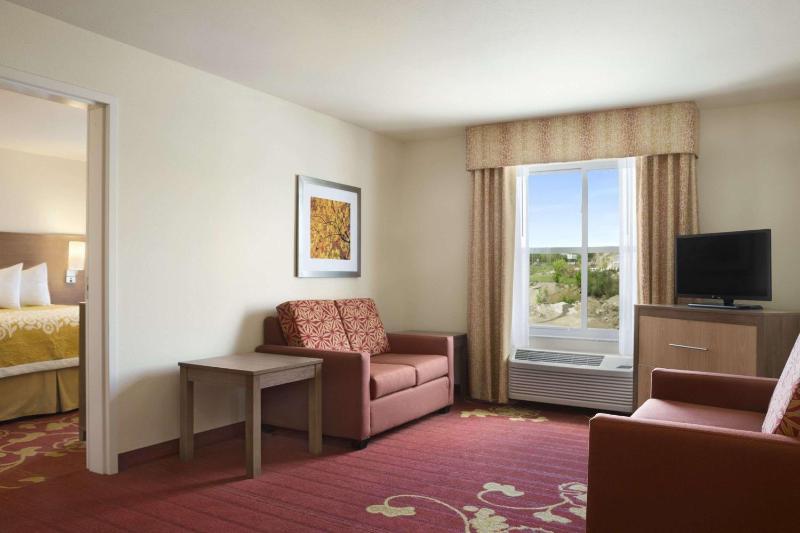 Studio King Suite - Non-Smoking image 2