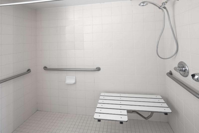 Queen Room - Disability Access - Non-Smoking image 1