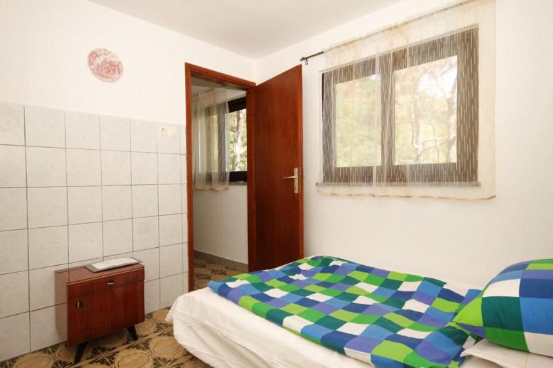 Zero-Bedroom Studio with Terrace image 1