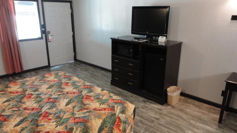 King Room - Non-Smoking image 3