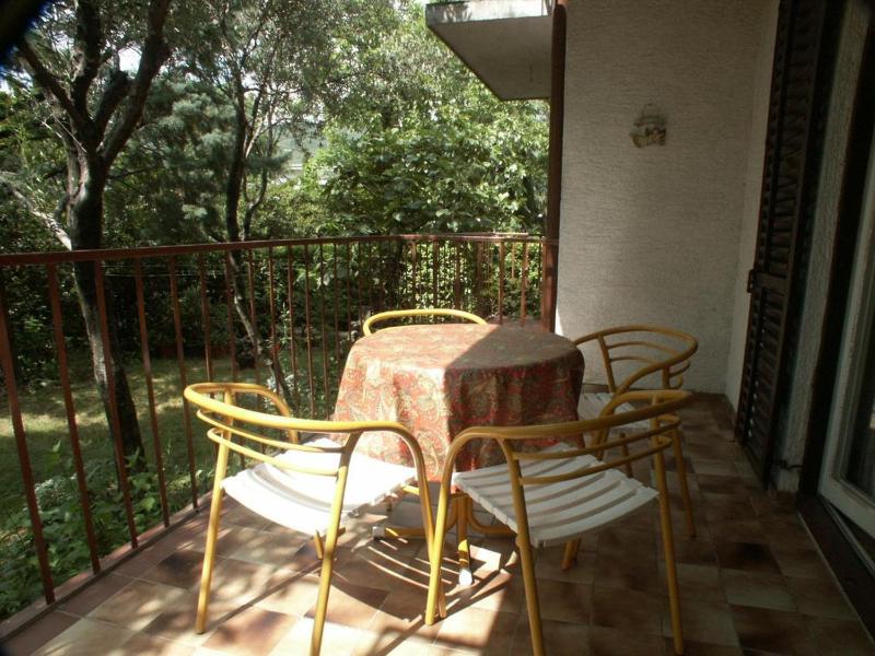 One-Bedroom Apartment with Terrace image 3