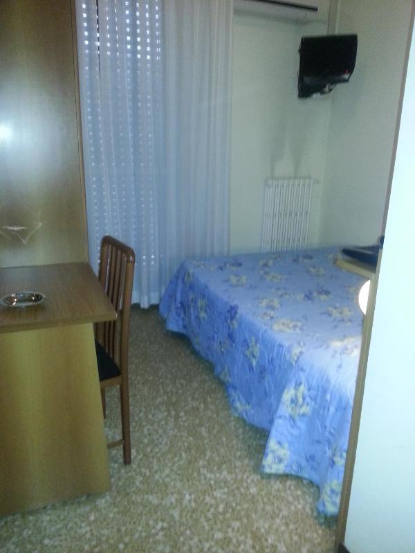 Double Room with Balcony image 3