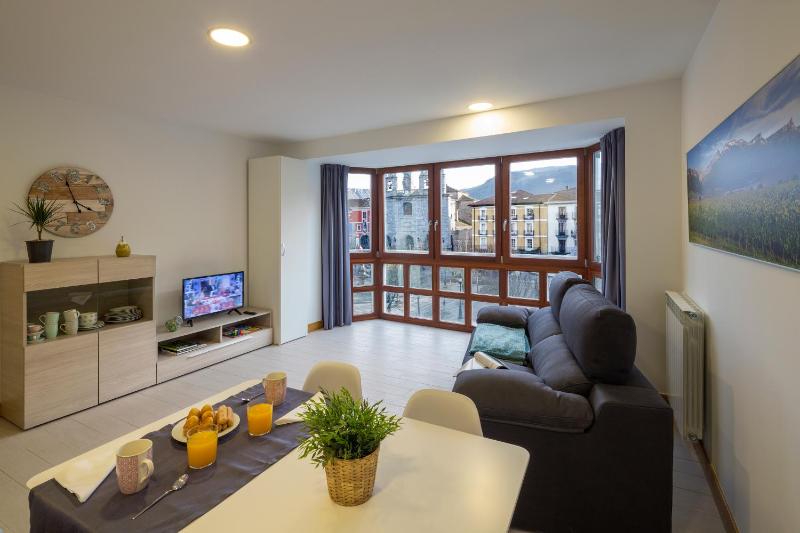 Two-Bedroom Apartment with Plaza View image 1