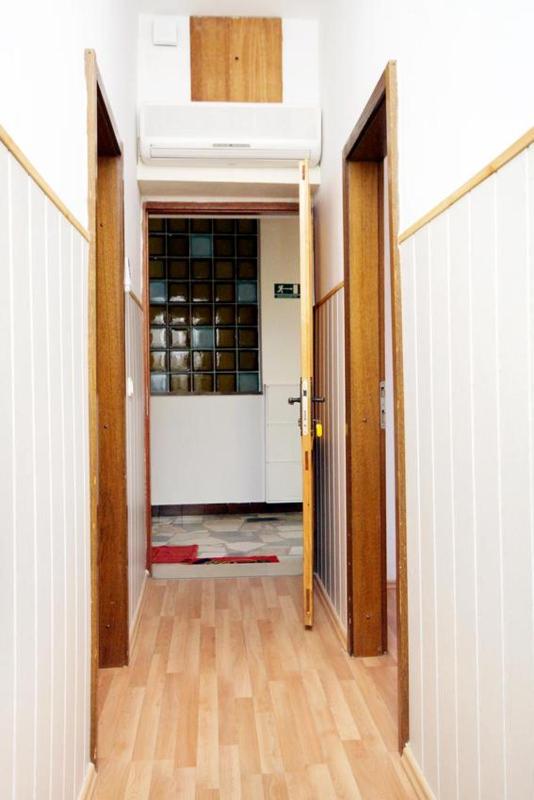 Three-Bedroom Apartment with Terrace and Sea View image 3