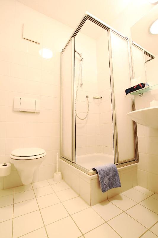 Single Room image 3