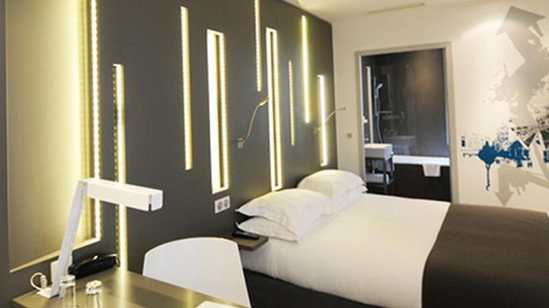 Arc De Triomphe Etoile Hotel - image 2