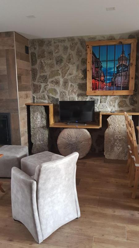 Family Room image 4