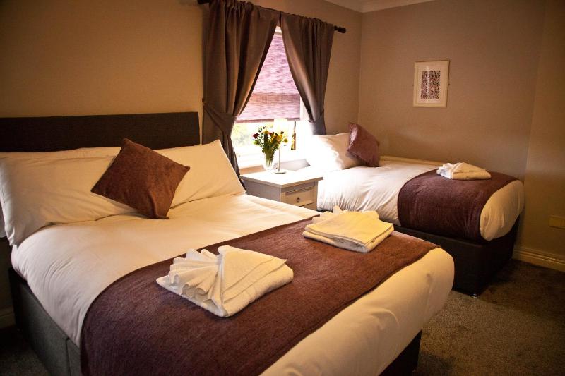 Triple Room image 2