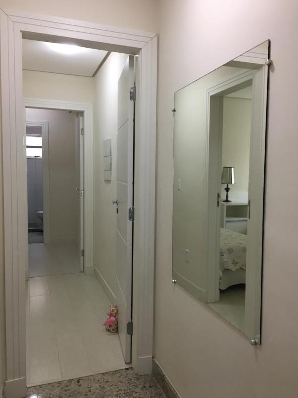 4 ILHAS 2 SUITES 2 GARAGENS - image 8