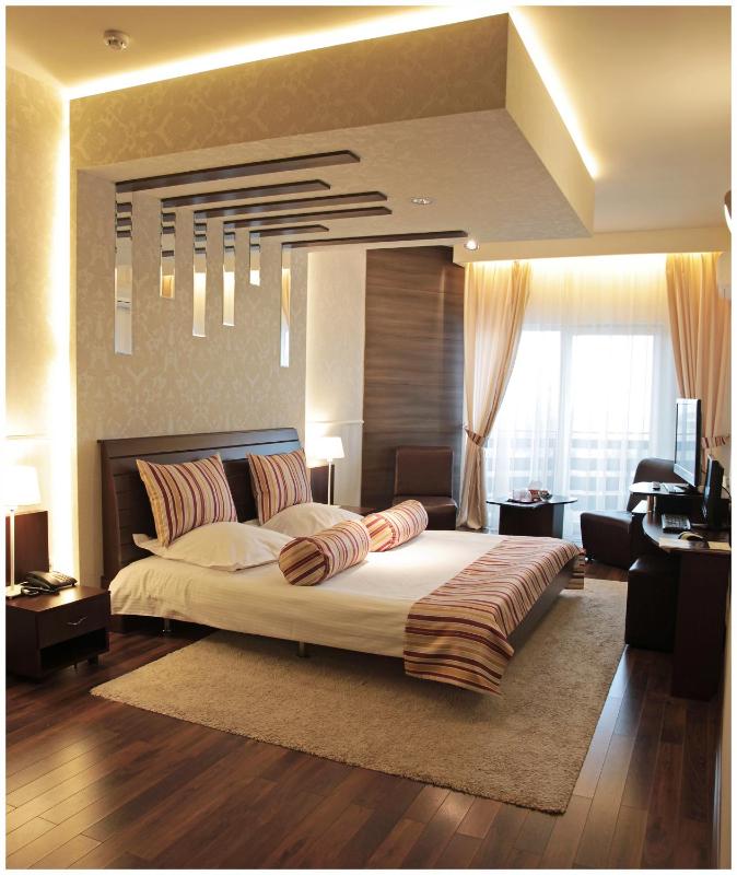 Double or Twin Room with Balcony image 4