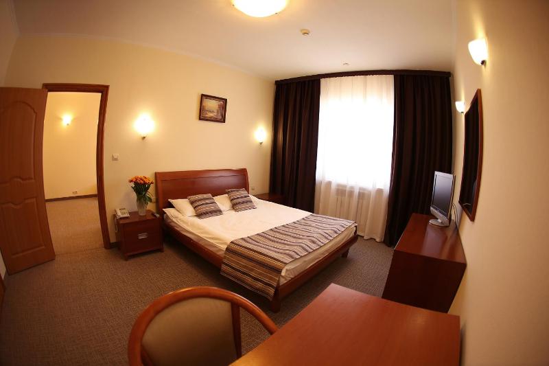 Family Room image 1