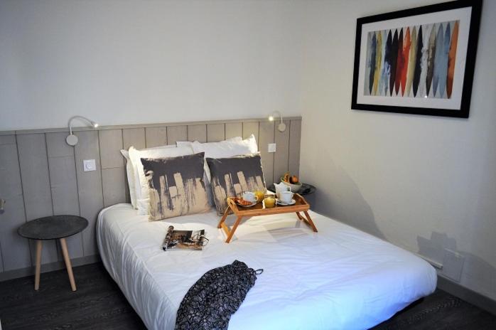 Economy Plus Double Room with Patio View image 3