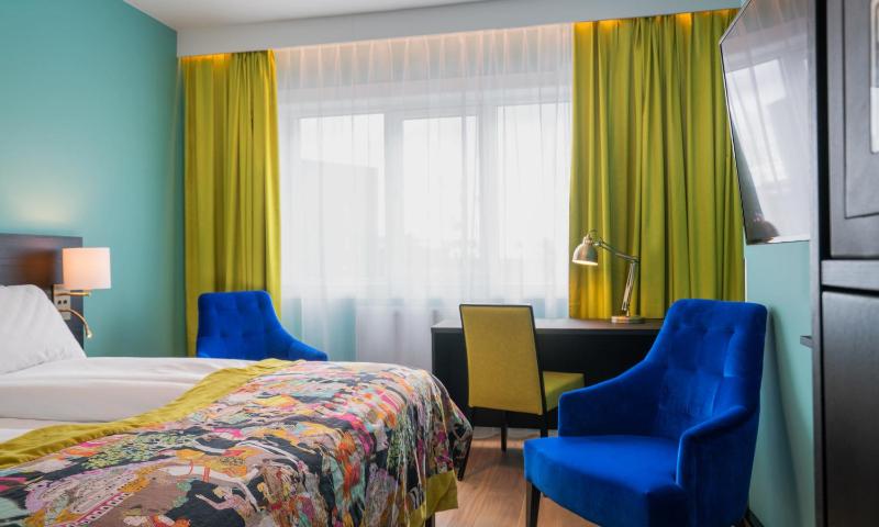 Standard Twin Room image 4