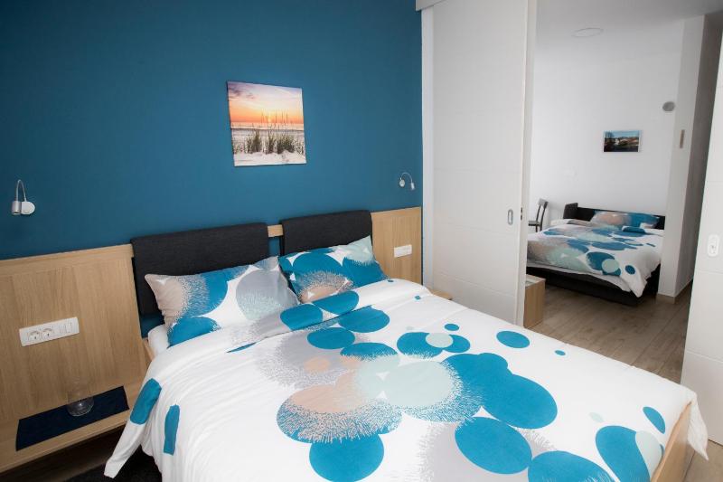One-Bedroom Apartment image 4