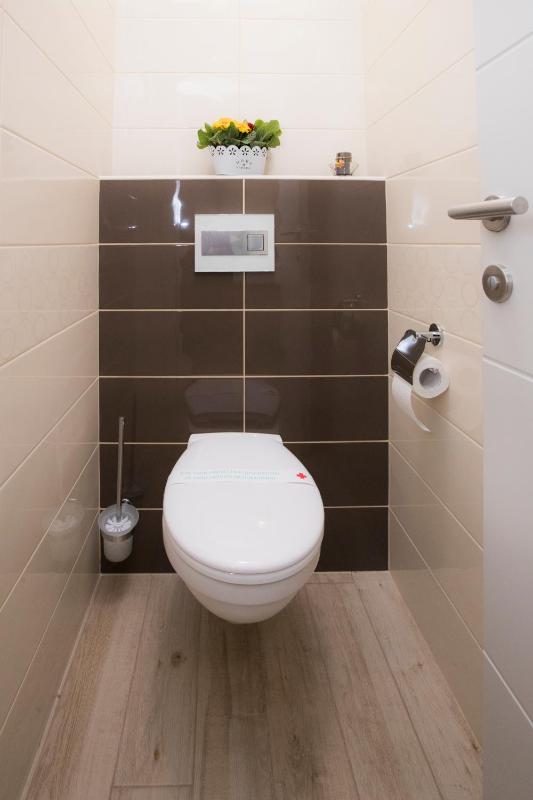 Studio Apartment image 4