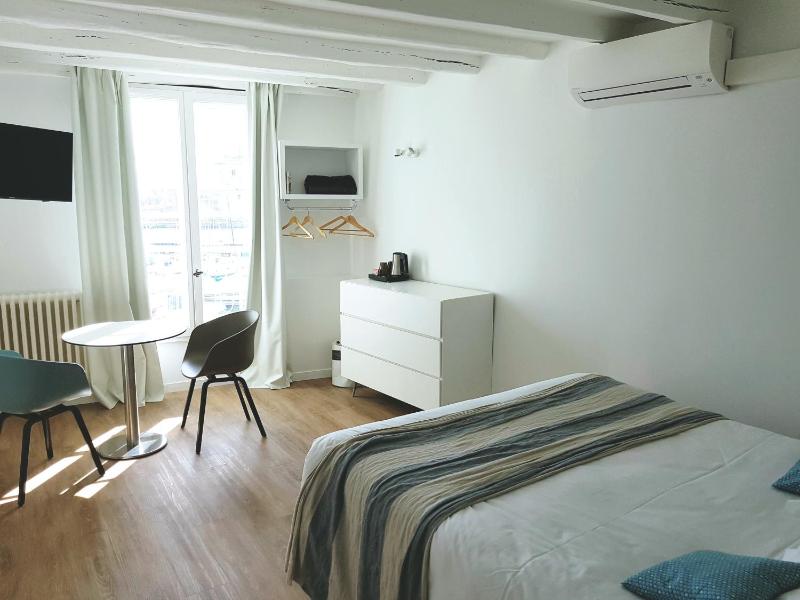 Hotel La Marine Vieux Port - image 12