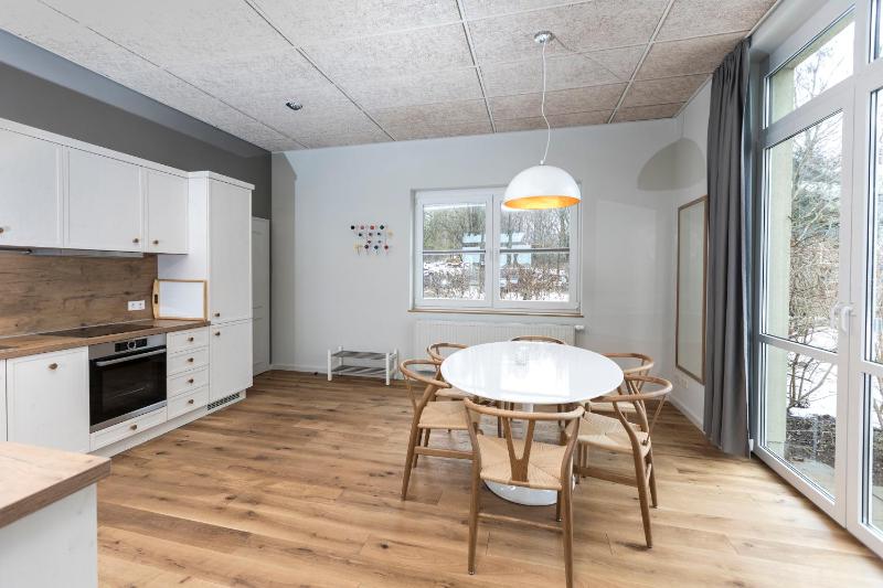 Onshore Apartment F image 3
