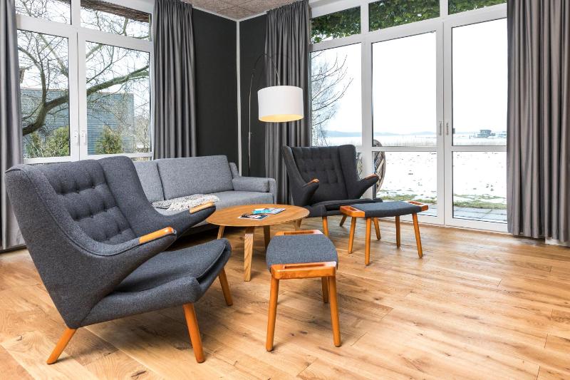Onshore Apartment F image 2