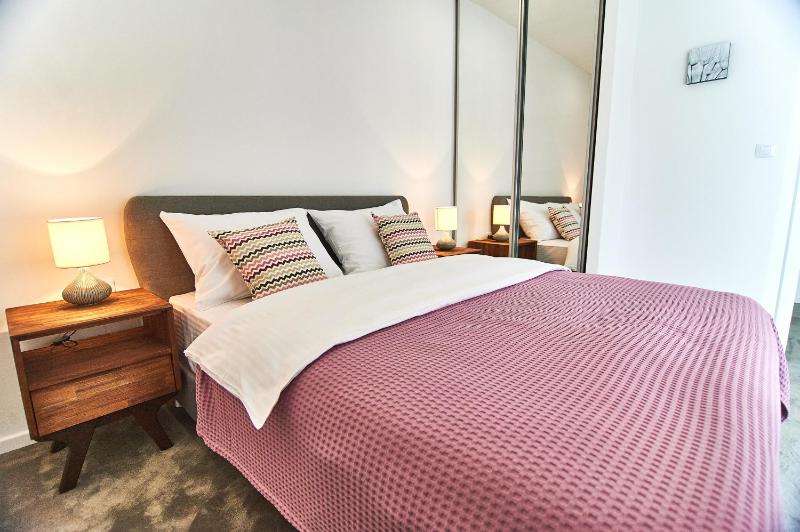 One-Bedroom Apartment image 1