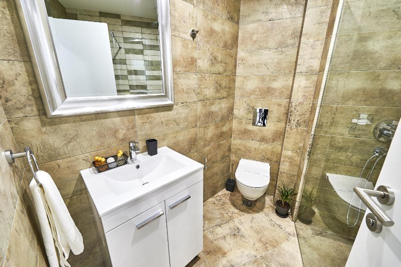 Deluxe Double Room image 2