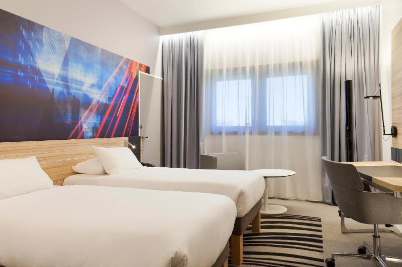 Novotel Tours Centre Gare - image 21