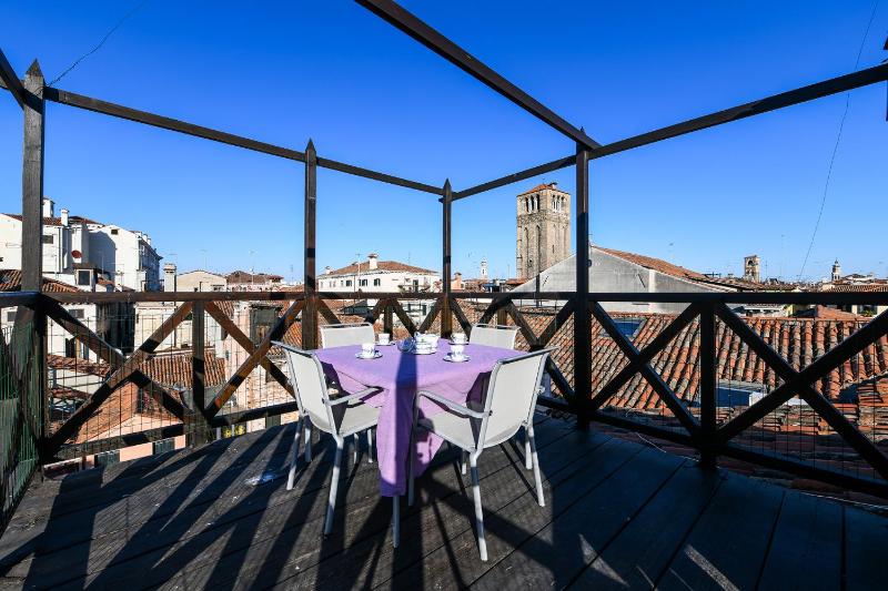 Rialto Apartment - image 7