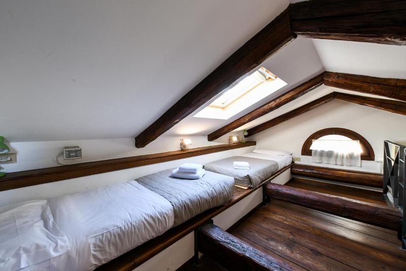 Rialto Apartment - image 3