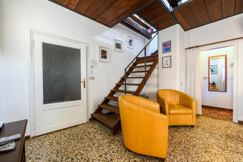 Rialto Apartment - image 6