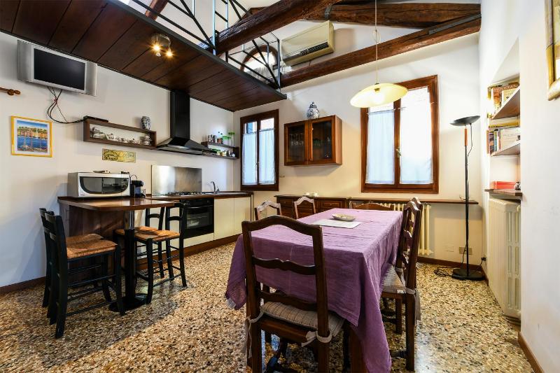 Rialto Apartment - image 5