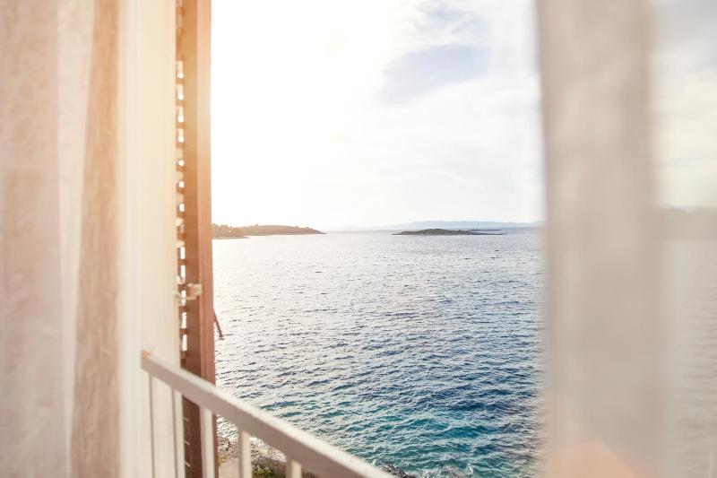 Superior Triple Room with Sea View image 2