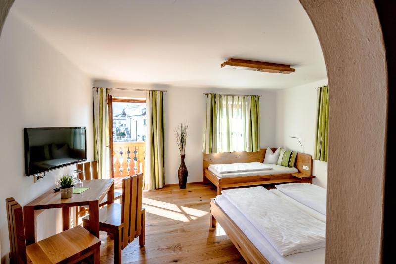 Double Room image 4