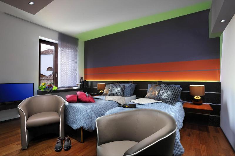 Twin Room image 3