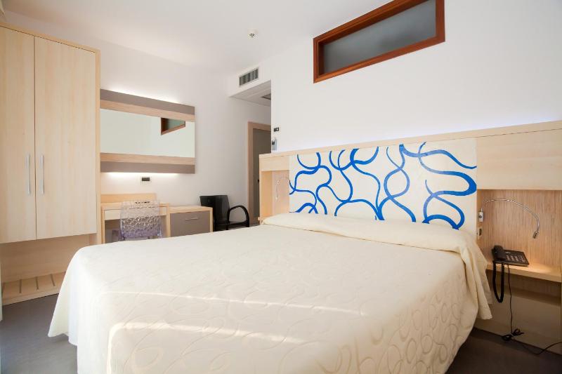 Hotel Savoy - image 8