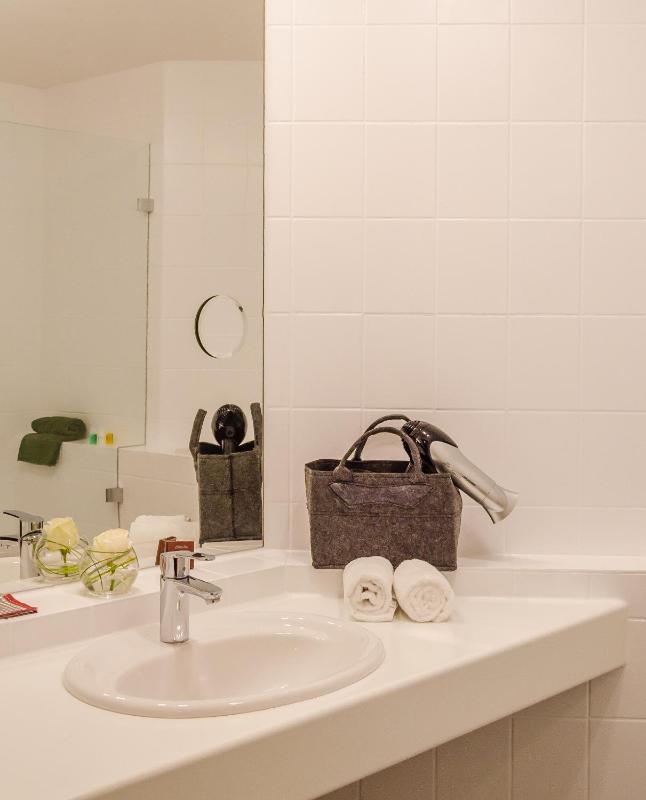Superior Double Room image 3