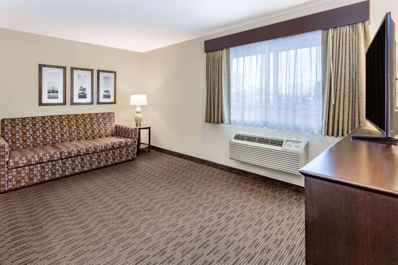 Deluxe Queen Room - Mobility Access/Non-Smoking image 2