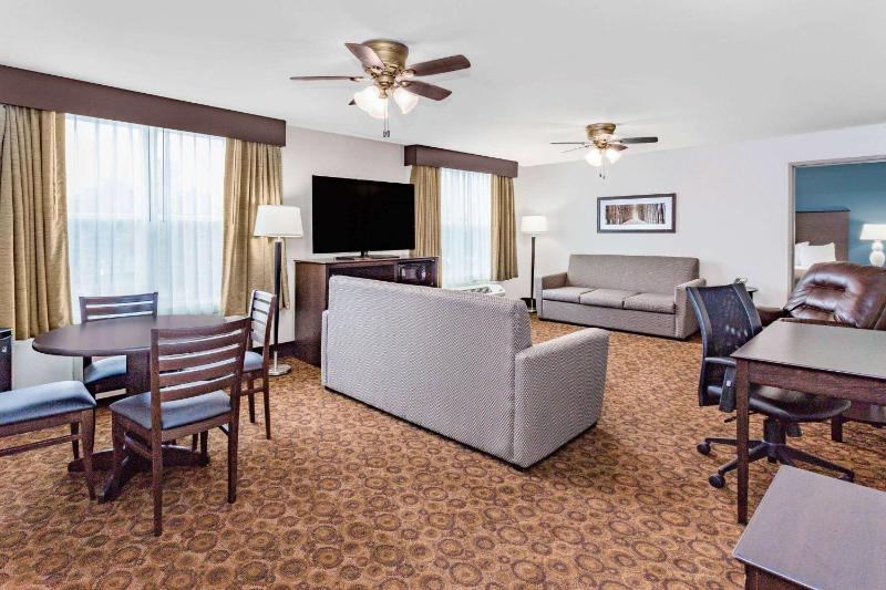 One-Bedroom King Suite - Non-Smoking image 3