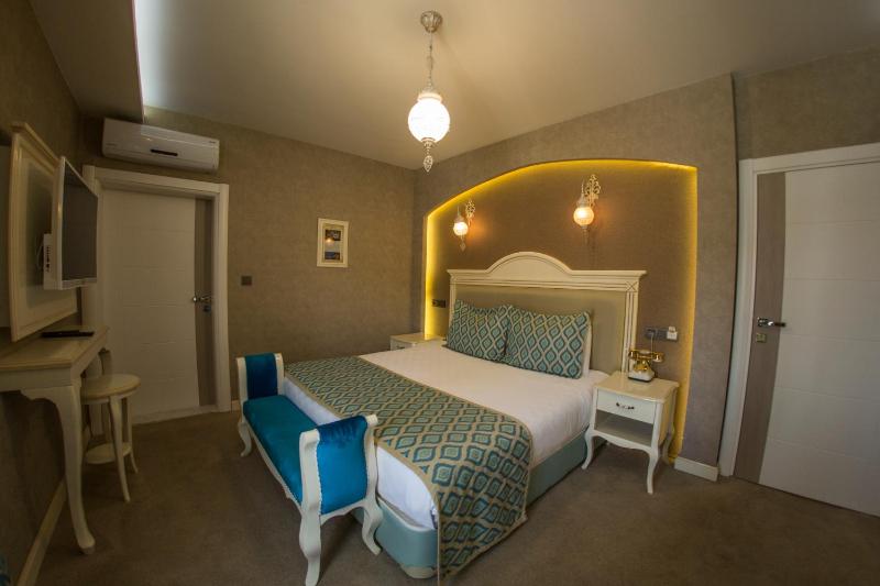 Deluxe Double Room image 4